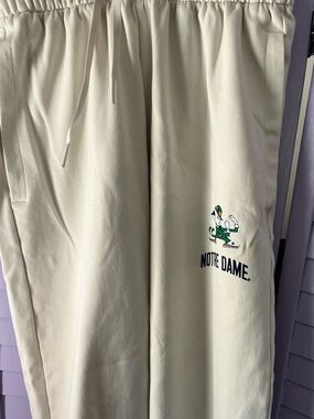 UNDERARMOR  NOTRE DAME Cream Drawstring Sweatpants FOR MEN size small. Joggers